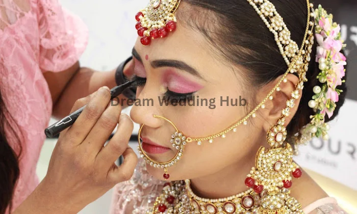 CONTOUR MAKEUP STUDIO